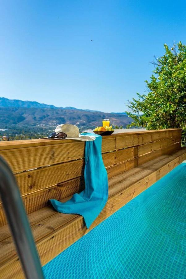 خانيا Superior Apartment - Overlooking Chania-With Pool المظهر الخارجي الصورة